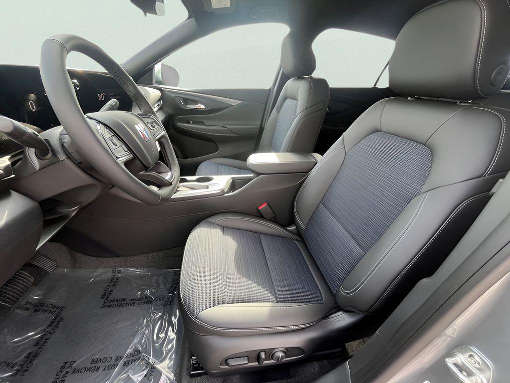 new 2025 Buick Envista car, priced at $23,725