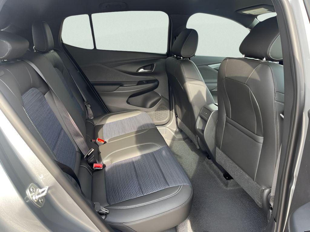 new 2025 Buick Envista car, priced at $23,725