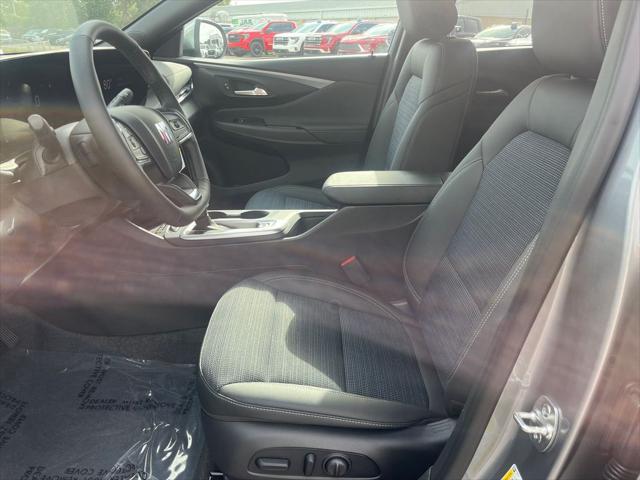 new 2025 Buick Envista car, priced at $26,508