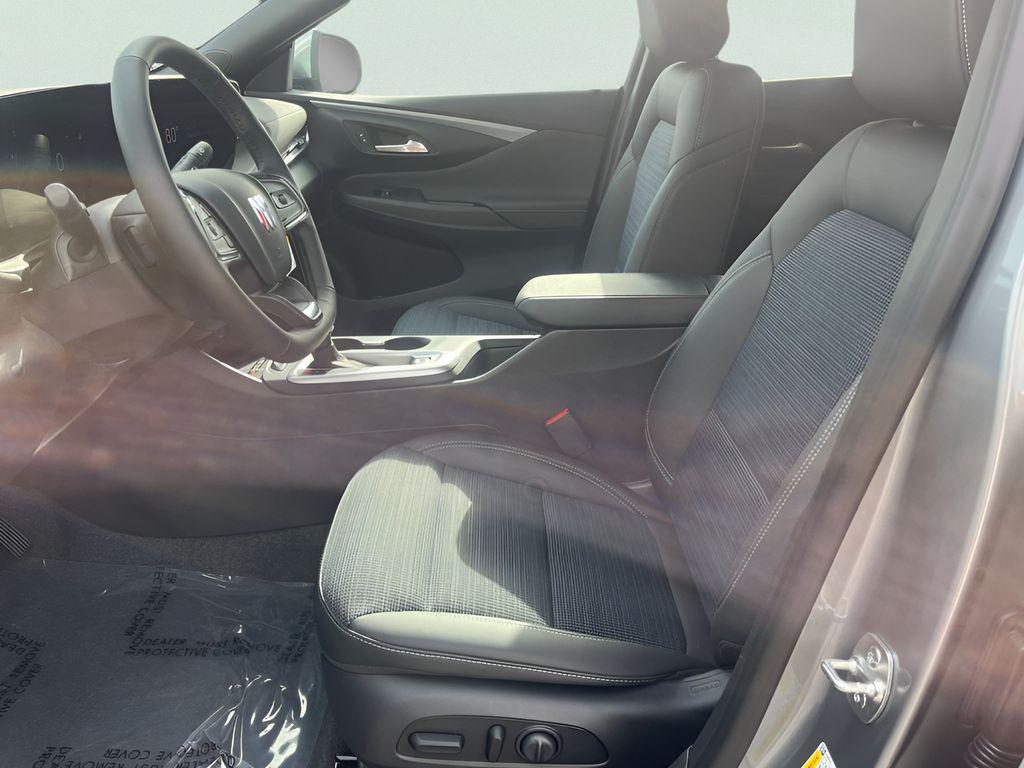 new 2025 Buick Envista car, priced at $23,725