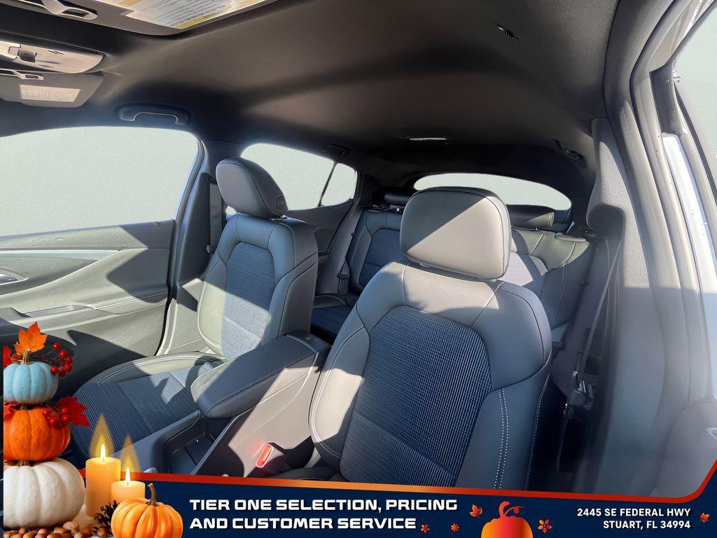 new 2025 Buick Envista car, priced at $24,130