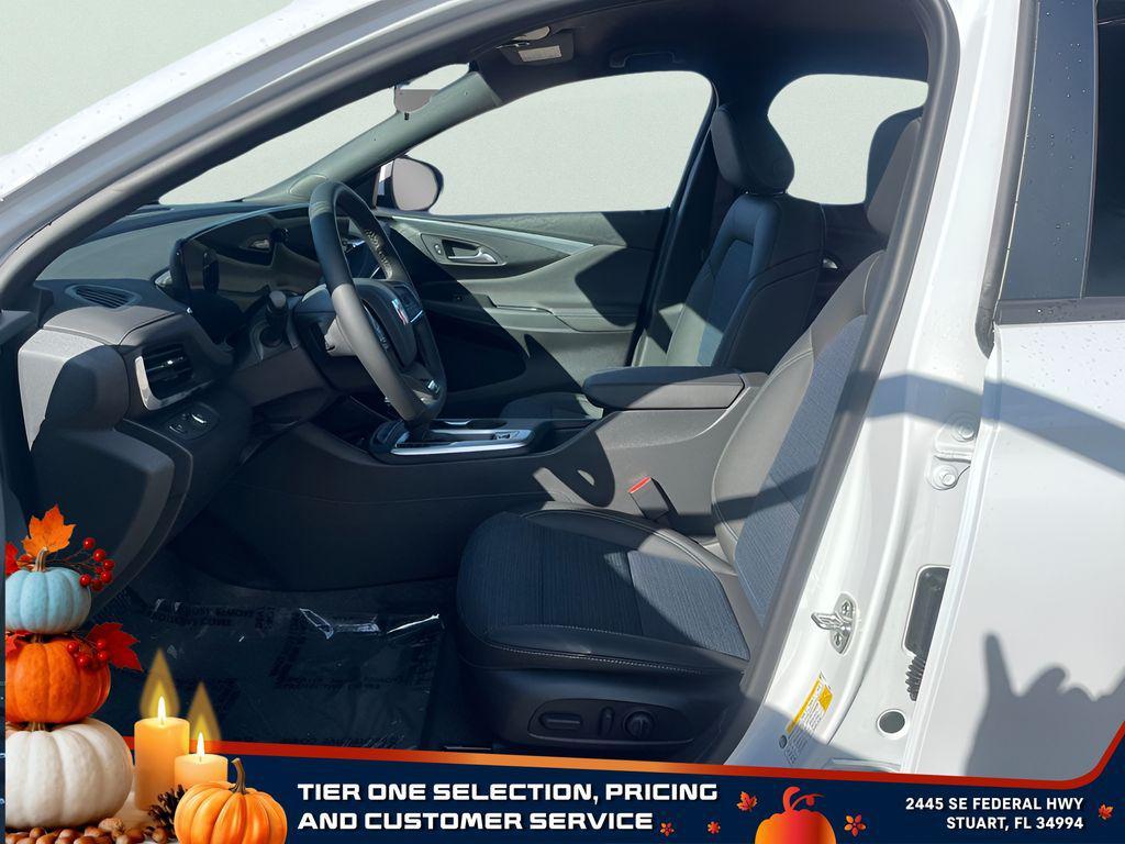 new 2025 Buick Envista car, priced at $24,130