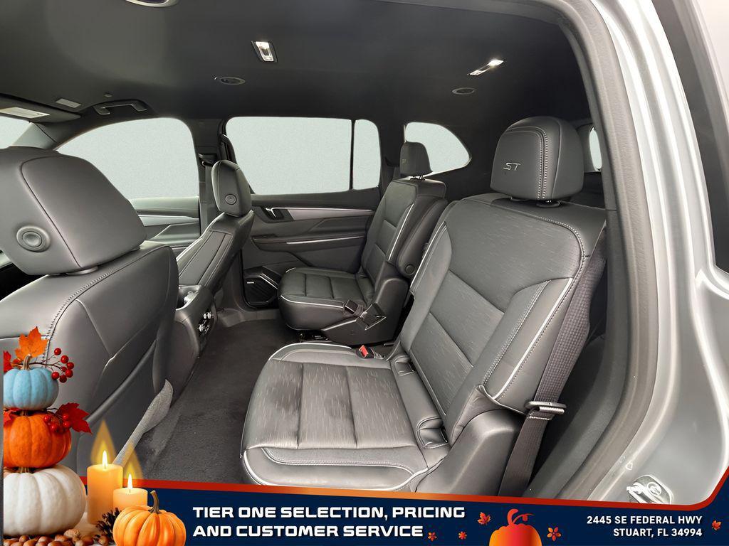 new 2025 Buick Enclave car, priced at $46,285