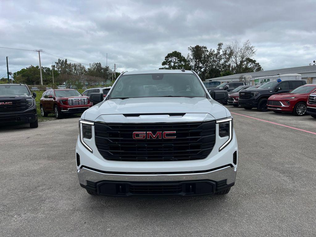 new 2025 GMC Sierra 1500 car, priced at $30,204