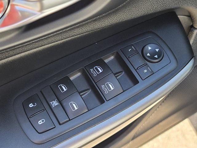 used 2020 Jeep Cherokee car, priced at $24,995