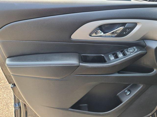 used 2023 Chevrolet Traverse car, priced at $27,444