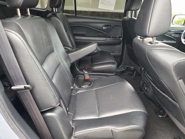 used 2022 Honda Pilot car, priced at $36,995