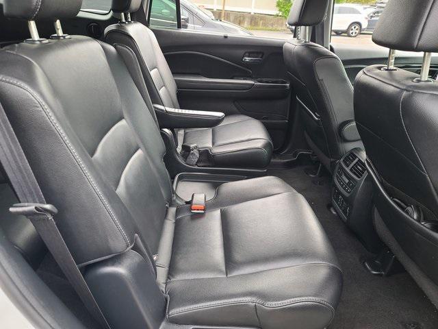 used 2022 Honda Pilot car, priced at $38,995