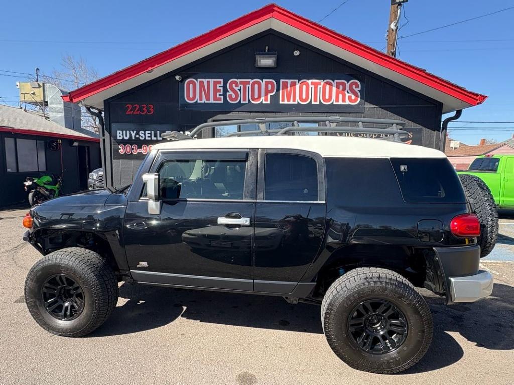 used 2008 Toyota FJ Cruiser car, priced at $18,999