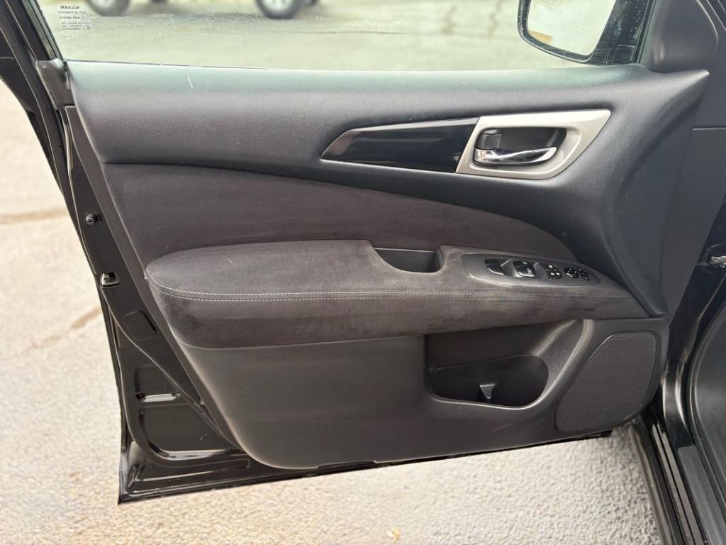 used 2013 Nissan Pathfinder car, priced at $8,999