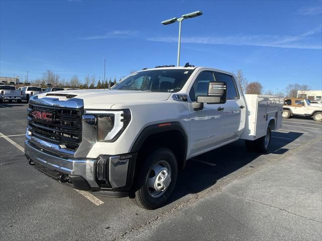 new 2025 GMC Sierra 3500 car, priced at $68,213