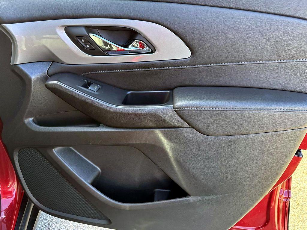 used 2022 Chevrolet Traverse car, priced at $30,980