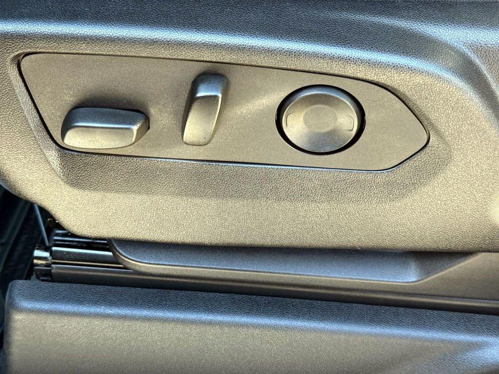 used 2022 Chevrolet Silverado 1500 car, priced at $38,980