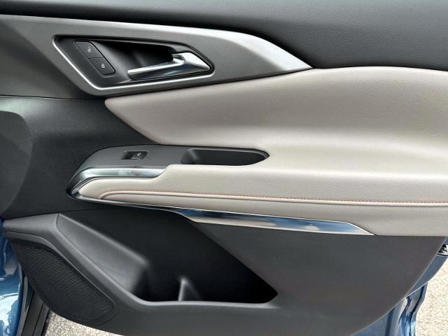 new 2026 Chevrolet Traverse car, priced at $44,420