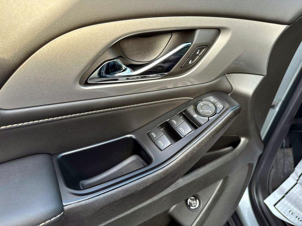 used 2023 Chevrolet Traverse car, priced at $35,980