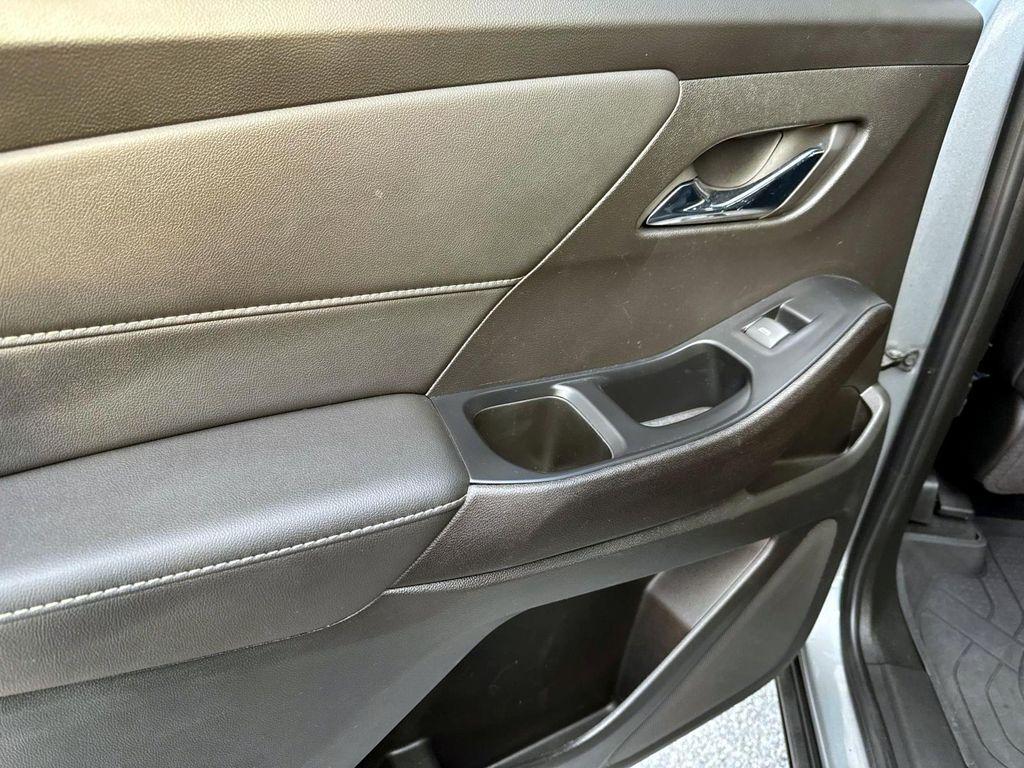 used 2023 Chevrolet Traverse car, priced at $35,980