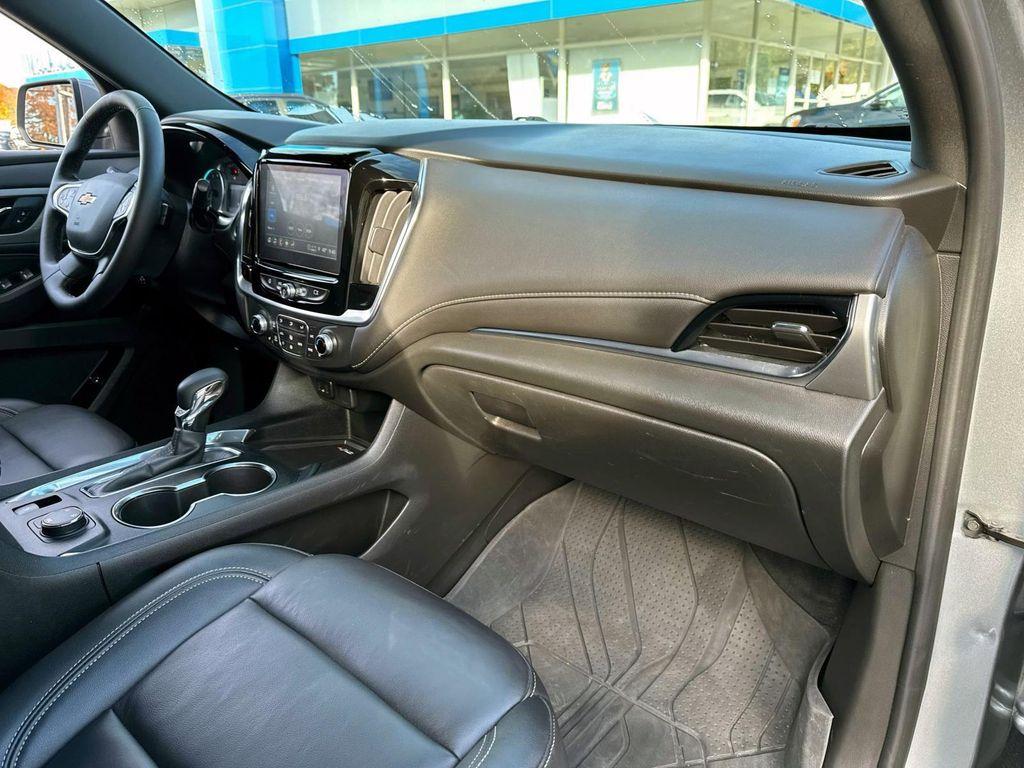 used 2023 Chevrolet Traverse car, priced at $35,980