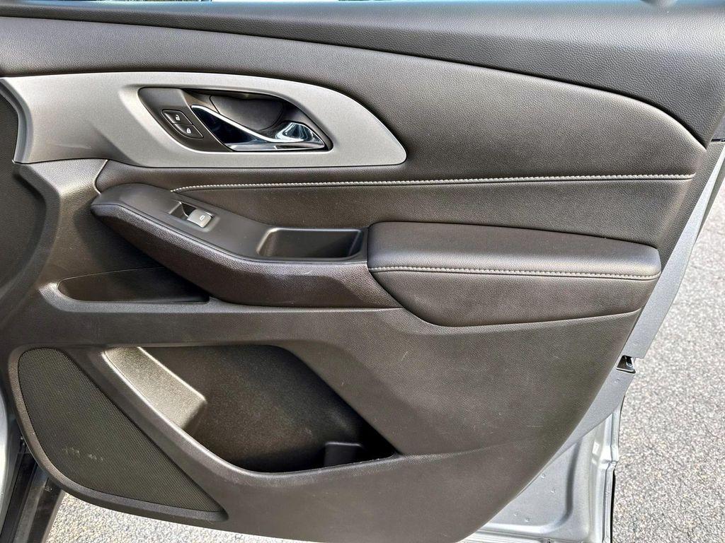 used 2023 Chevrolet Traverse car, priced at $35,980