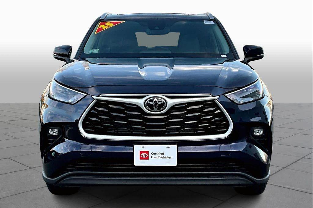 used 2025 Toyota Highlander Hybrid car, priced at $49,000