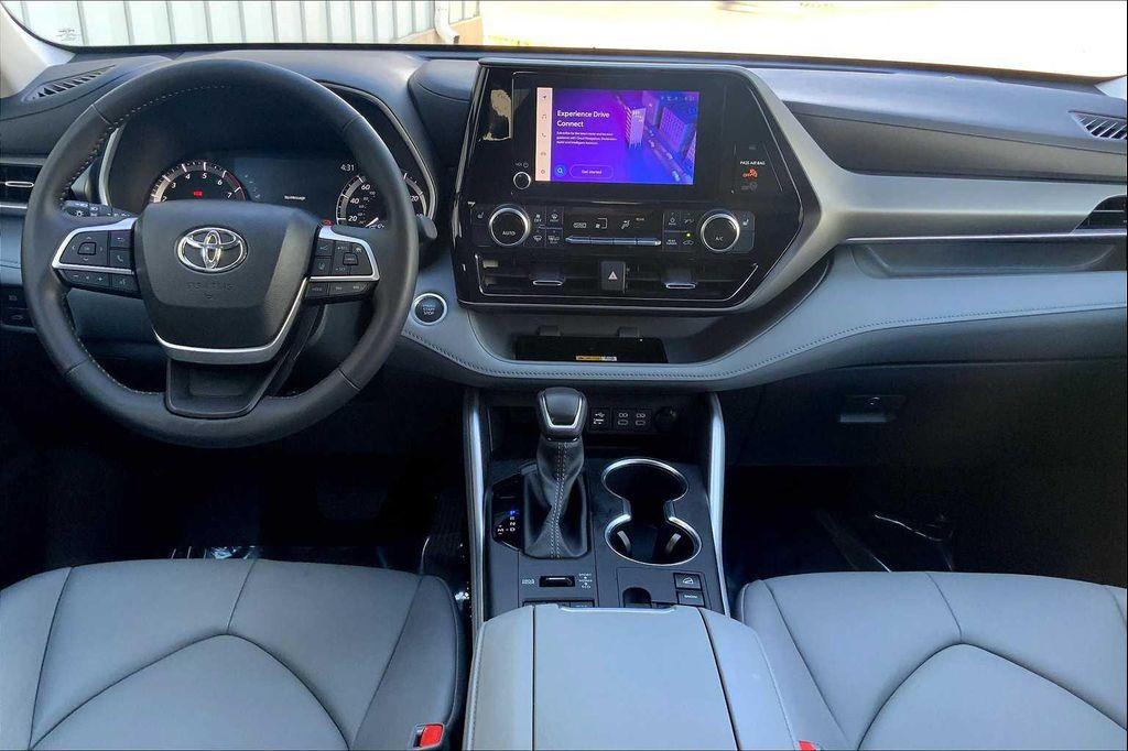 used 2024 Toyota Highlander car, priced at $40,235