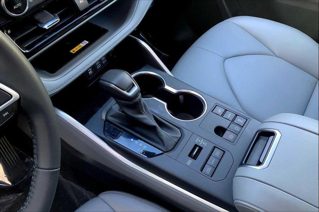 used 2024 Toyota Highlander car, priced at $40,235
