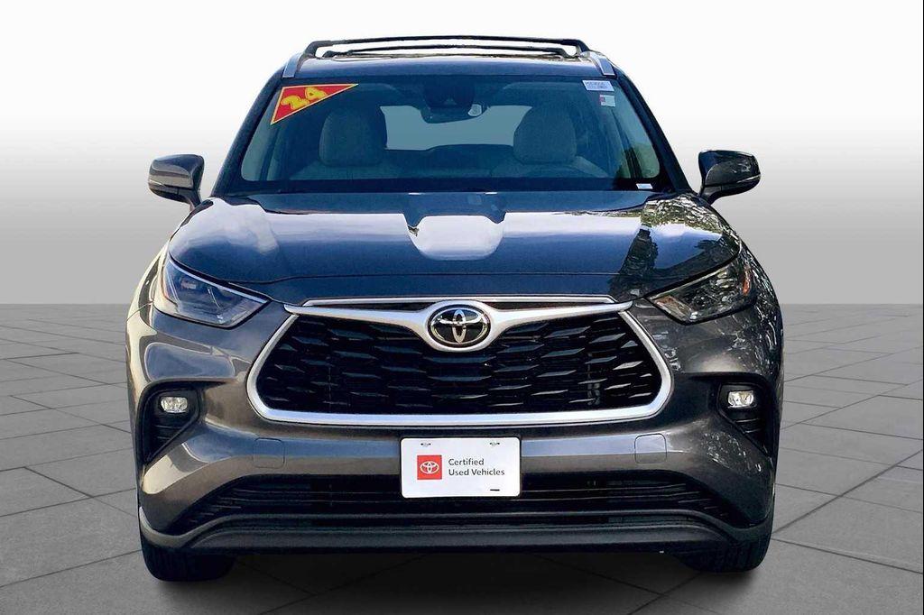 used 2024 Toyota Highlander car, priced at $40,235