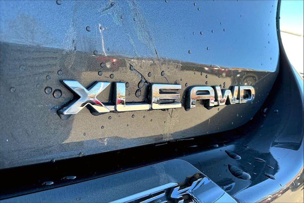 used 2020 Toyota Highlander car, priced at $31,800