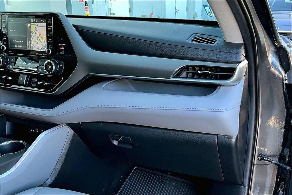 used 2020 Toyota Highlander car, priced at $31,800
