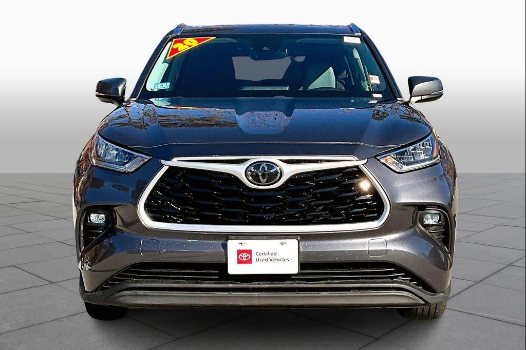 used 2020 Toyota Highlander car, priced at $31,800