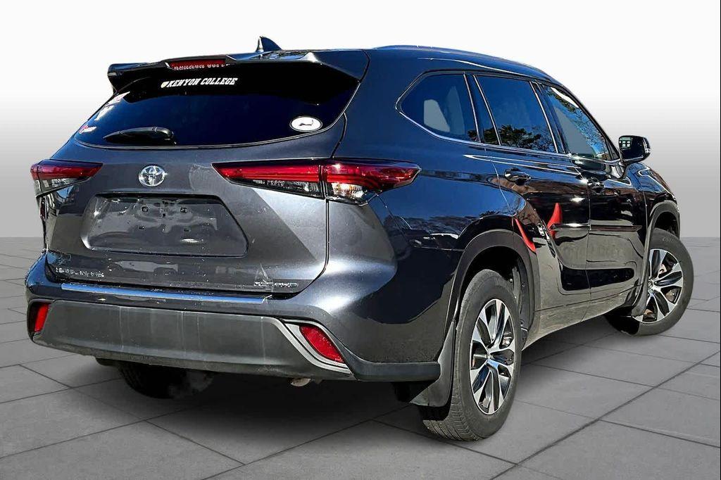 used 2020 Toyota Highlander car, priced at $31,800