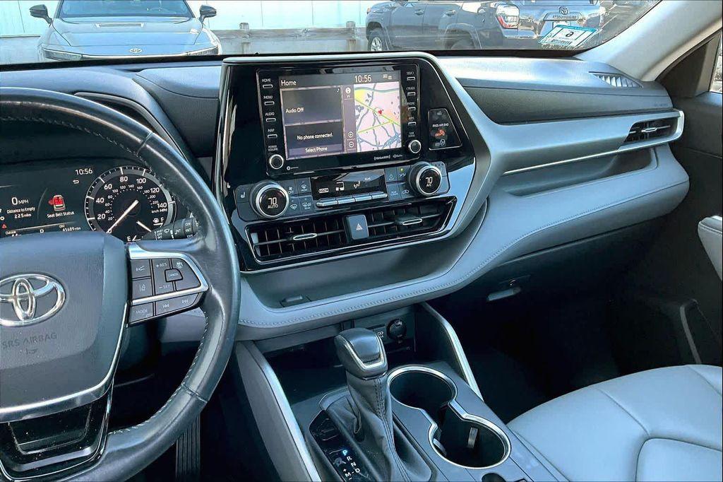 used 2020 Toyota Highlander car, priced at $31,800