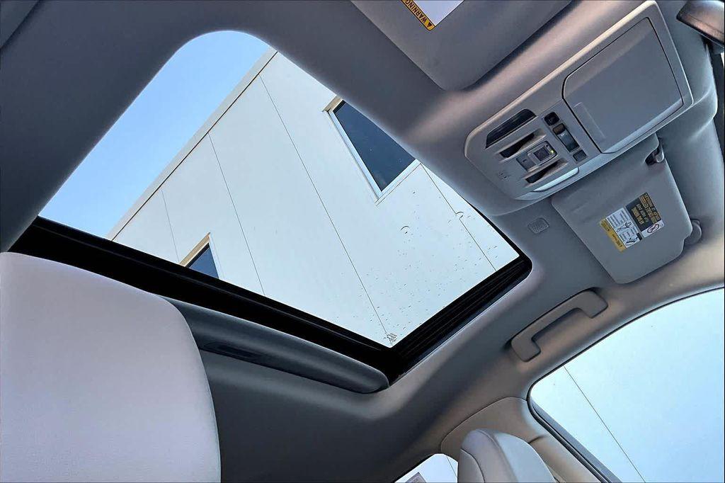 used 2020 Toyota Highlander car, priced at $31,800