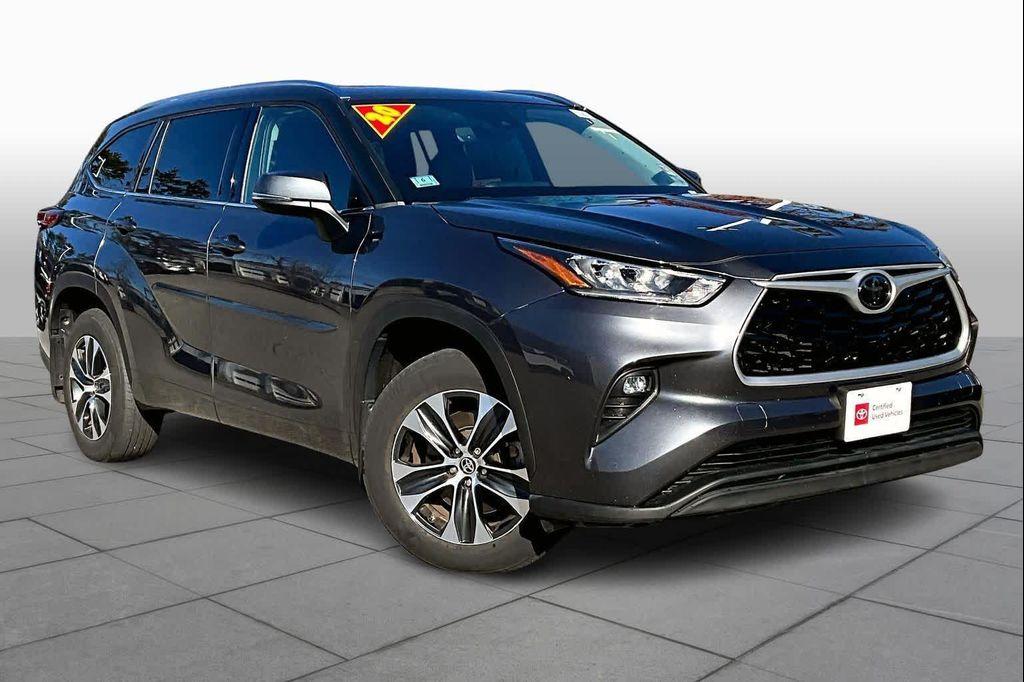 used 2020 Toyota Highlander car, priced at $31,800