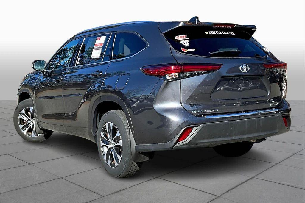 used 2020 Toyota Highlander car, priced at $31,800