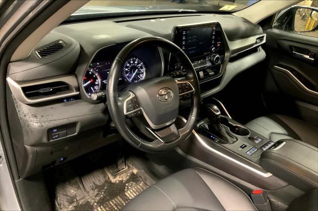 used 2022 Toyota Highlander car, priced at $33,000