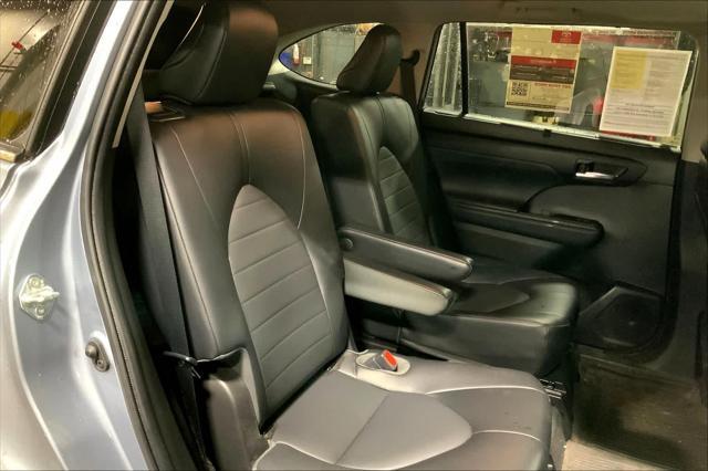 used 2022 Toyota Highlander car, priced at $33,000