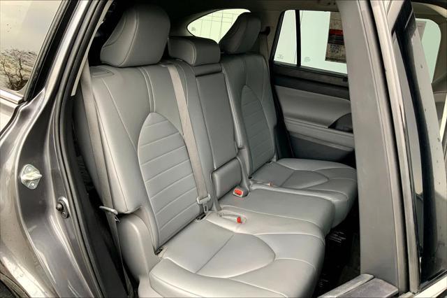 used 2022 Toyota Highlander car, priced at $35,200