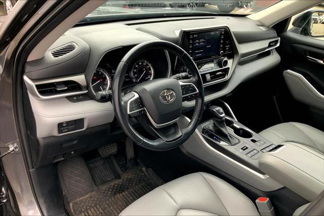 used 2022 Toyota Highlander car, priced at $35,200