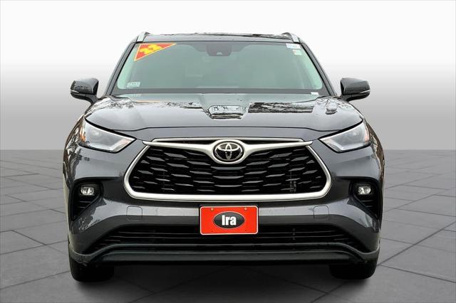 used 2022 Toyota Highlander car, priced at $35,200