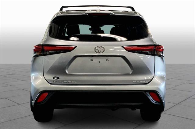 used 2022 Toyota Highlander car, priced at $39,000