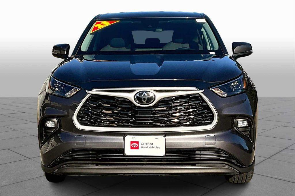used 2023 Toyota Highlander car, priced at $33,500