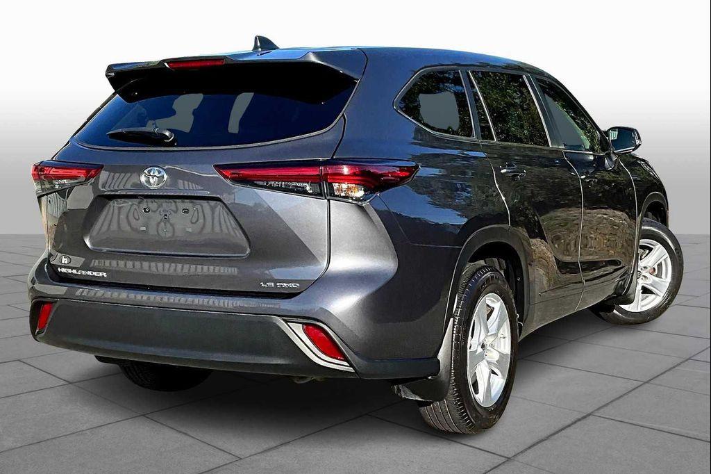 used 2023 Toyota Highlander car, priced at $33,500