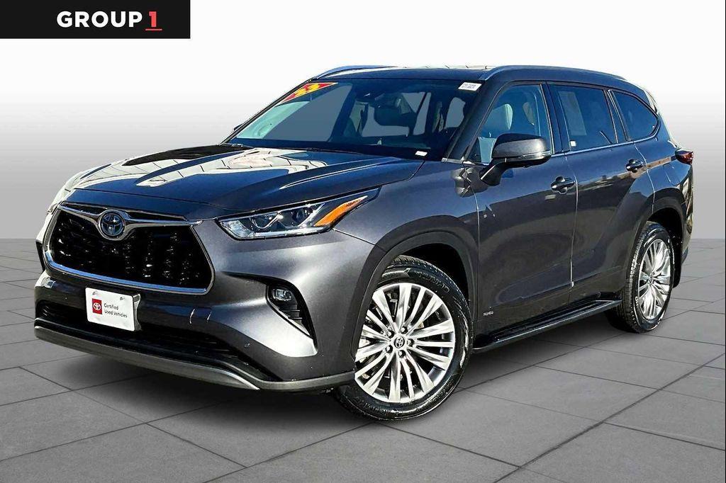 used 2023 Toyota Highlander Hybrid car, priced at $47,000