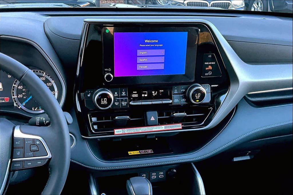 new 2026 Toyota Highlander Hybrid car, priced at $49,418