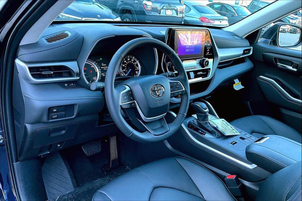 new 2026 Toyota Highlander Hybrid car, priced at $49,418