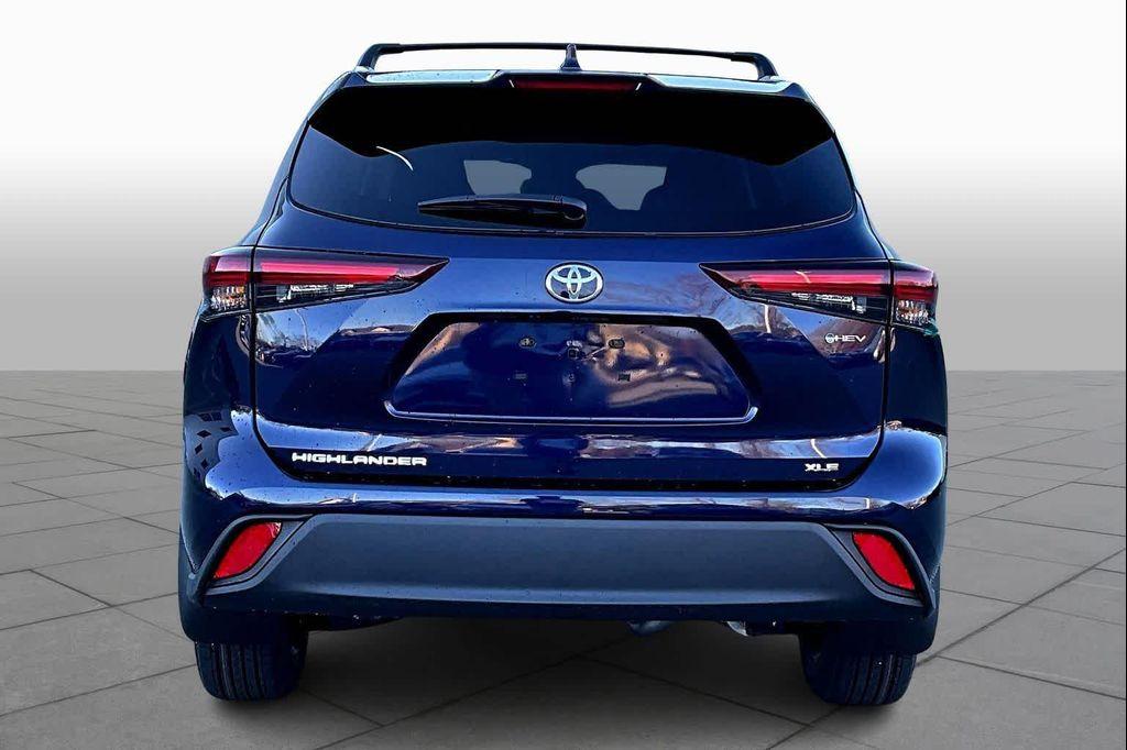 new 2026 Toyota Highlander Hybrid car, priced at $49,418