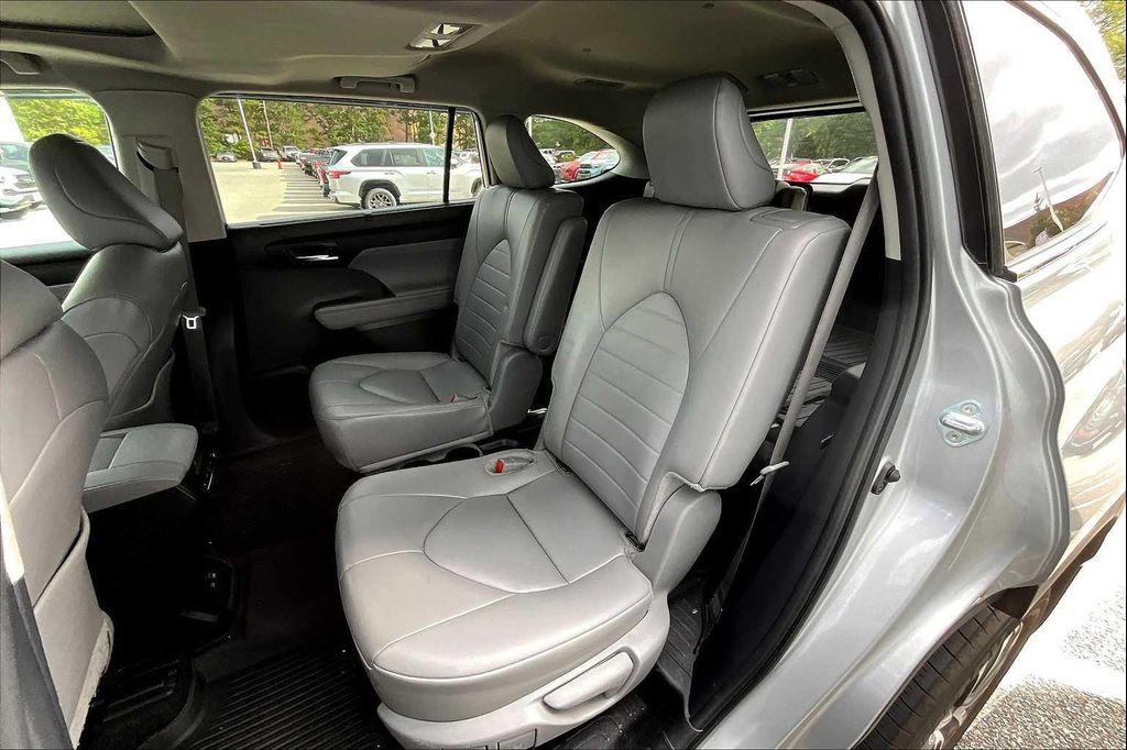 used 2024 Toyota Highlander car, priced at $42,500