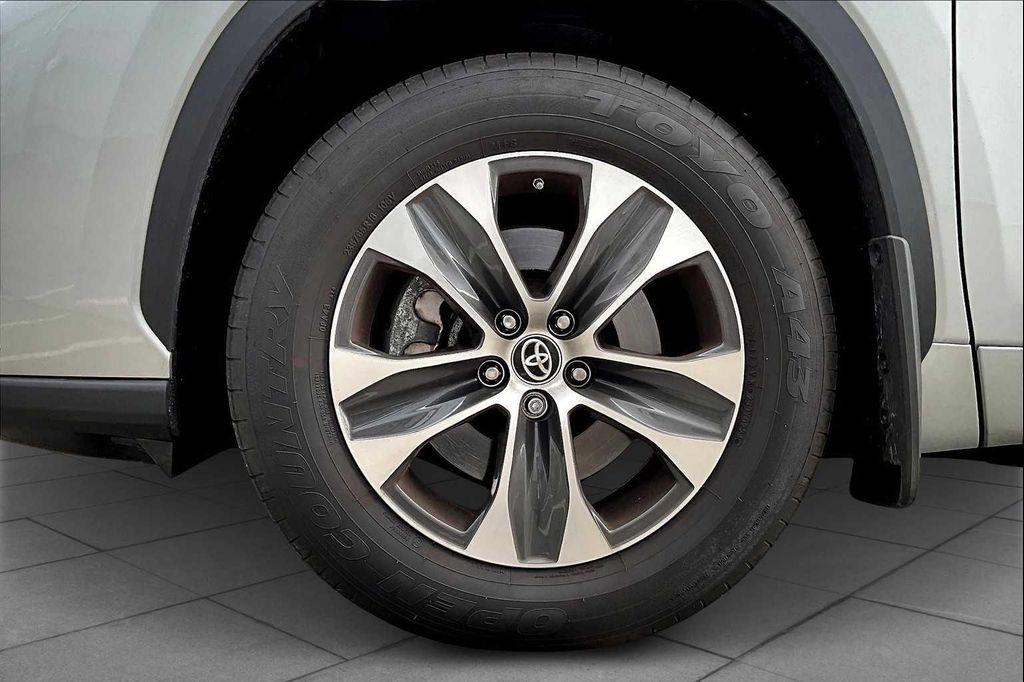 used 2024 Toyota Highlander car, priced at $42,500