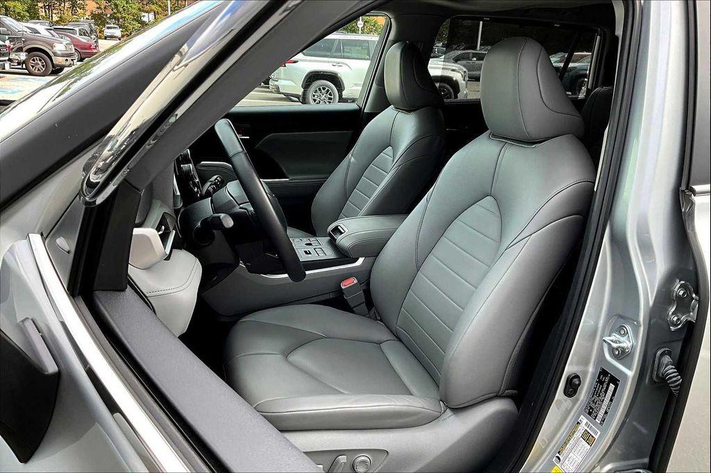 used 2024 Toyota Highlander car, priced at $42,500