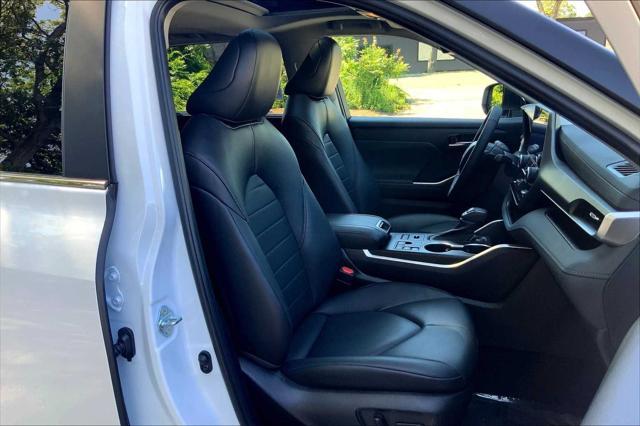 used 2023 Toyota Highlander car, priced at $40,500